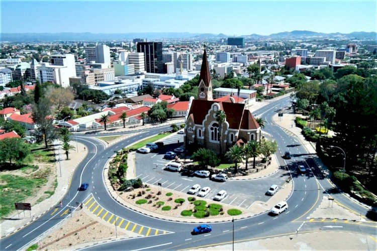 Windhoek Gezilecek Yerler: Görülmesi Gereken 9 Yer