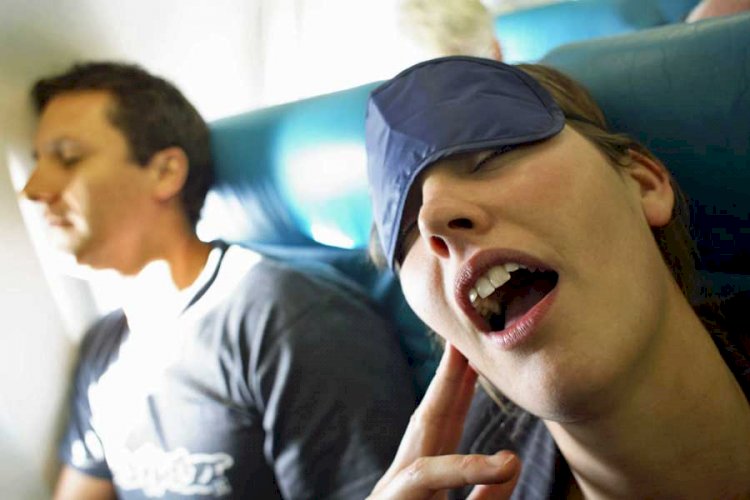Uçakta Rahat Bir Uyku İçin Yapabileceğiniz Şeyler