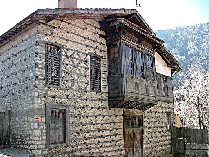 Torosların Eşsiz Mimarisi: Düğmeli Evler, Antalya