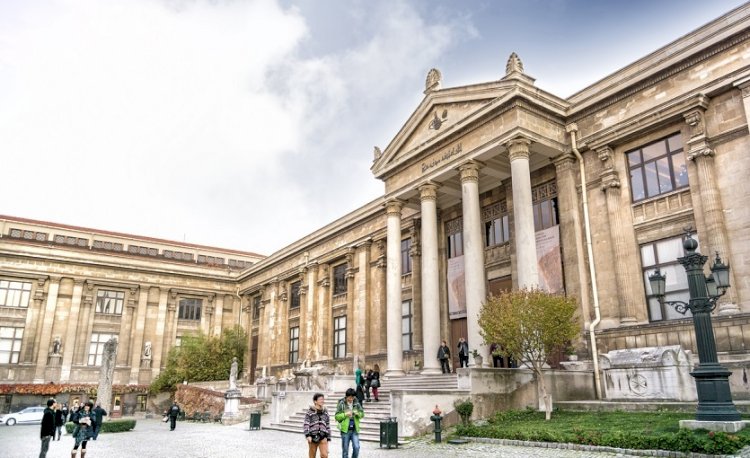 İstanbul Arkeoloji Müzesi Gezisi: Tarihe Açılan Kapı