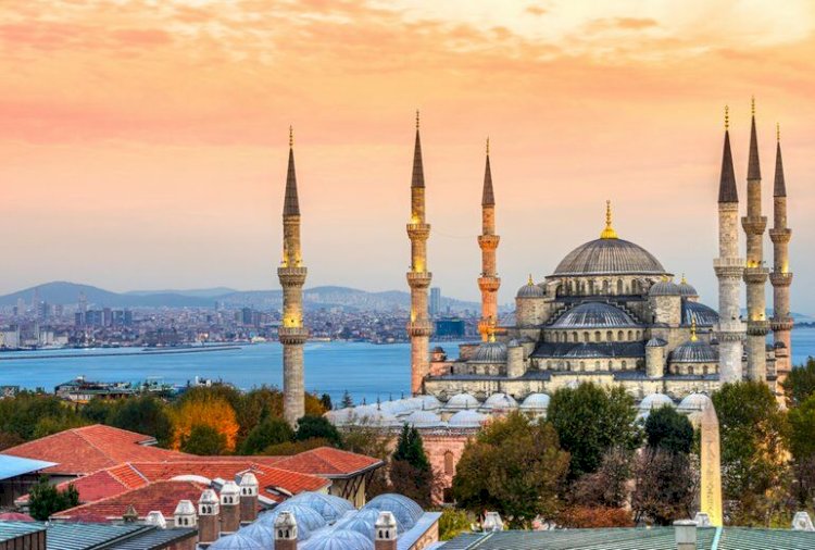 Bir Ramazan Ayı Klasiği: Mimarisinde İslami Motifleri En İyi İşleyen 5 Camiye Yolculuk