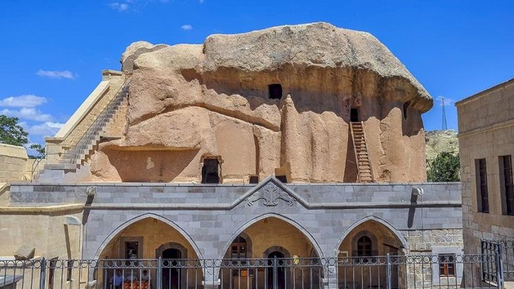 Kapadokya’nın görkemli yapısı Aziz Nikola Manastırı